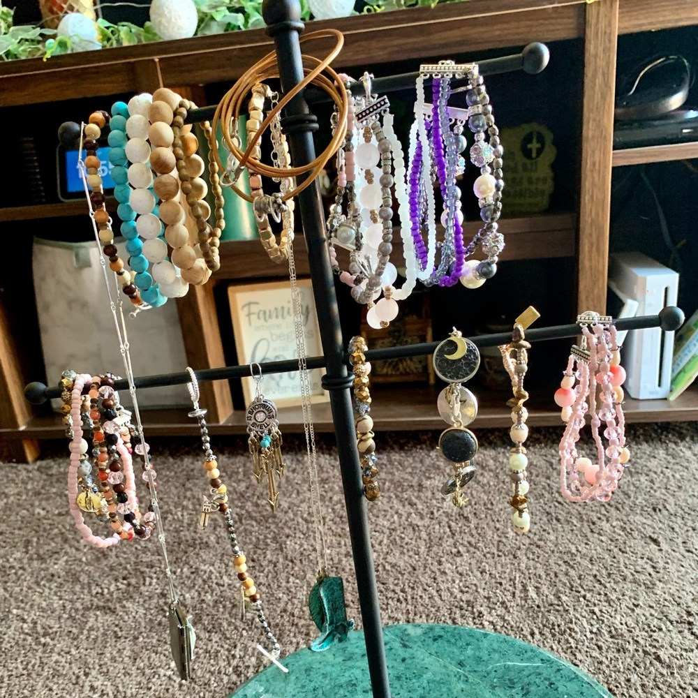 Jewelry - Picture 6 of 12
